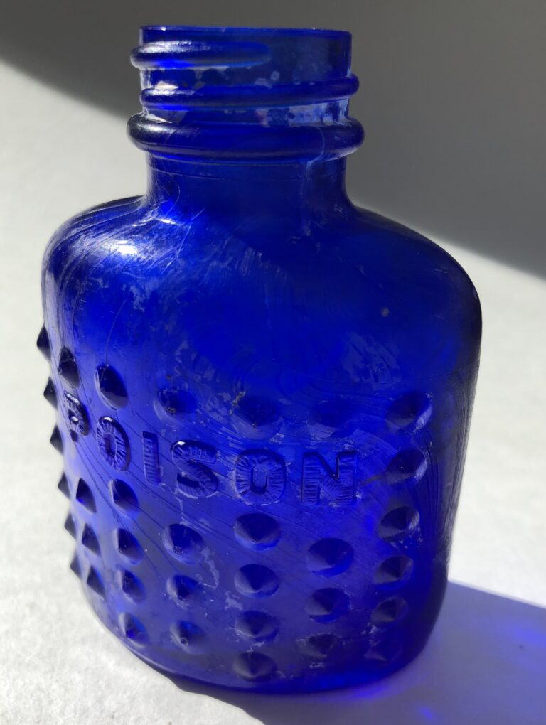 DAVIS & GECK INC HOBNAIL POISON BOTTLE (1890-1910)